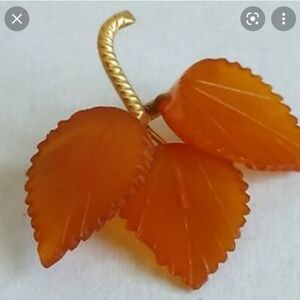 Amber leaf brooch